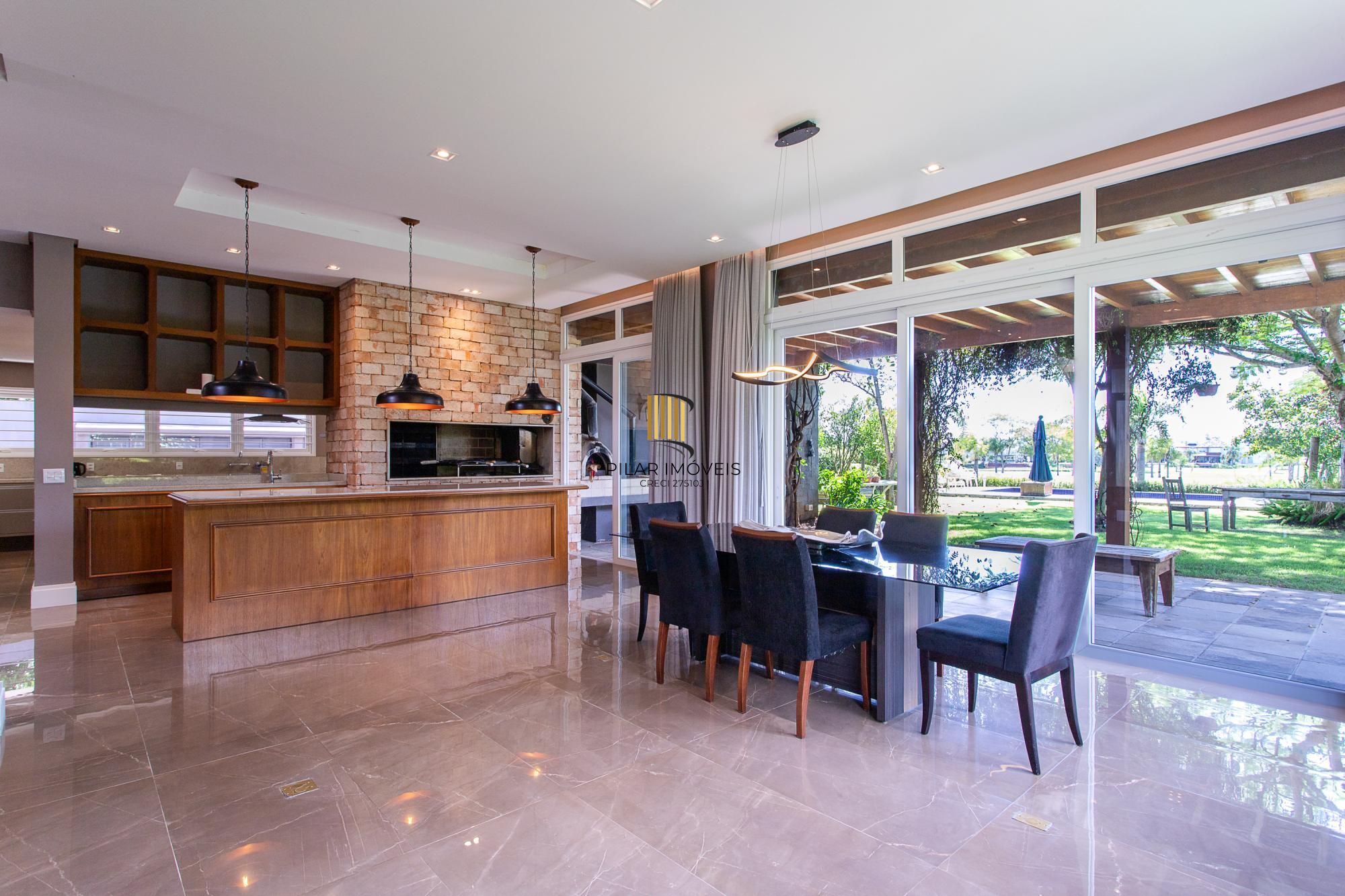 Casa de Condomínio 4 dormitórios no bairro Terraville