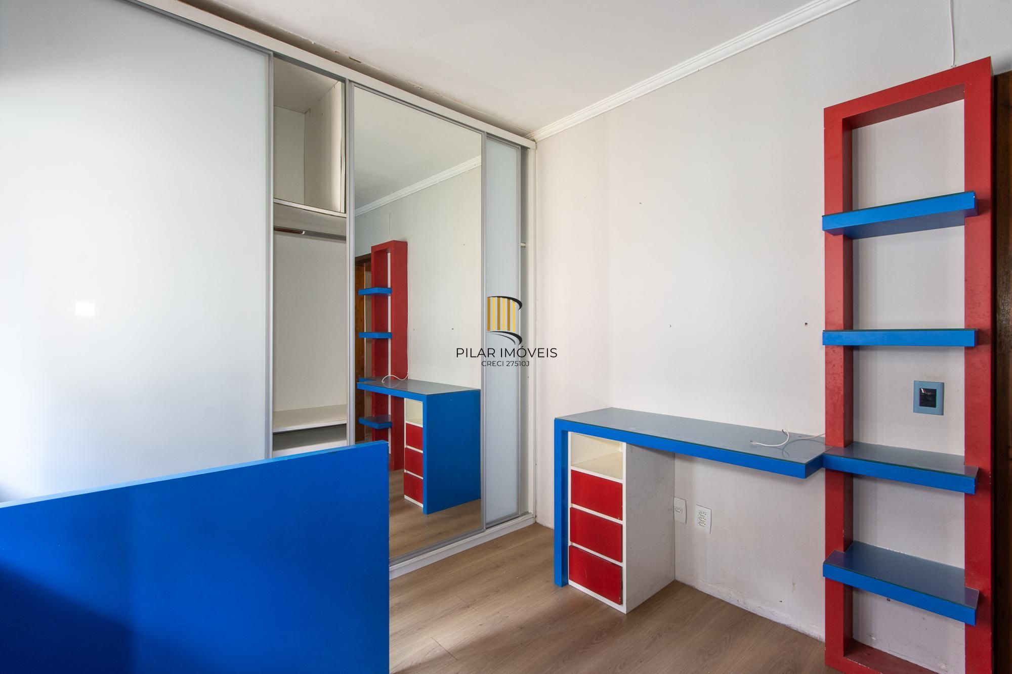 Casa em condominio Zona Sul, desocupada