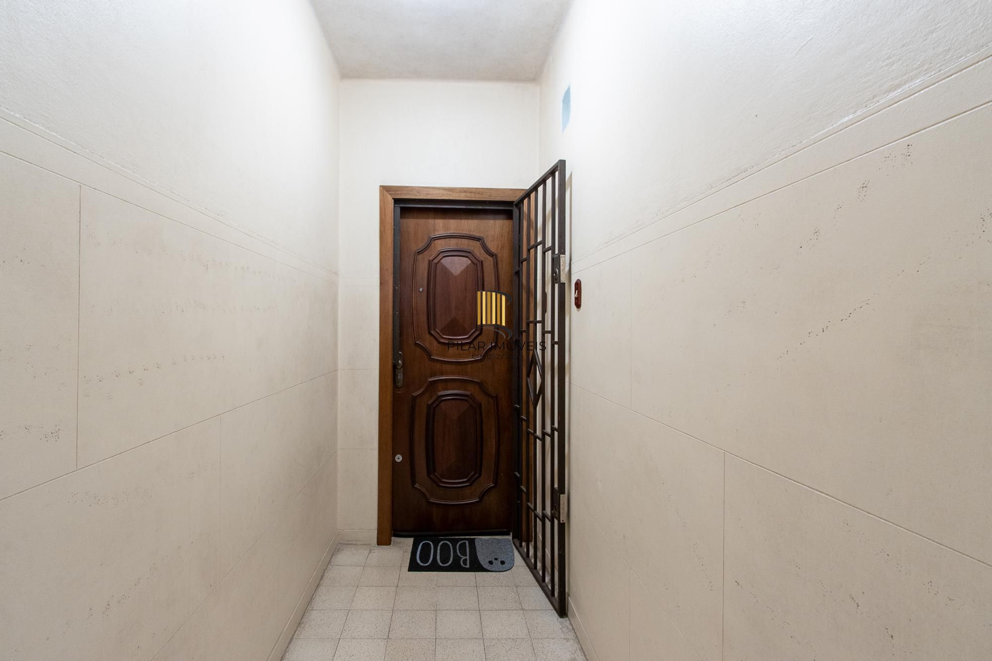 Apartamento Semi-mobiliado de 2 Quartos no Bairro Bom Fim