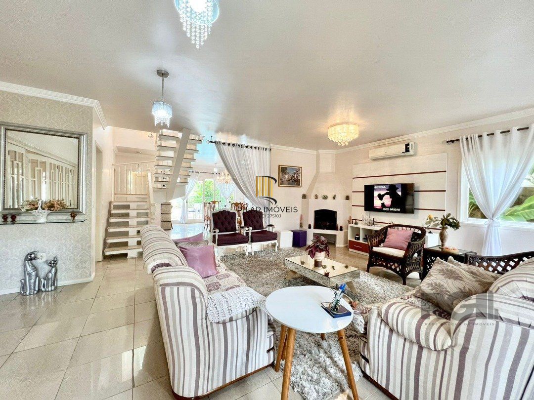 Magnífica casa  linda, 360m2  de  área  construída