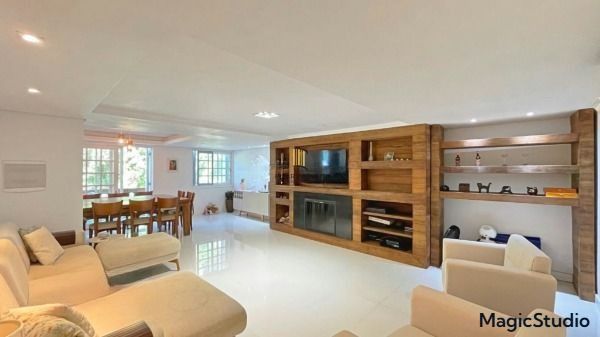 Casa em Condomínio na Pedra Redonda | 4 Dormitórios | 297m² | 4 Vagas | Solar Biarritz