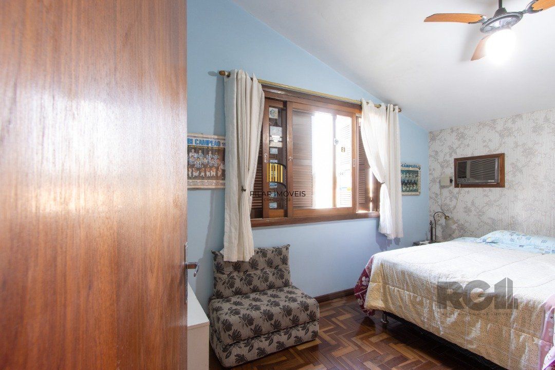 Casa 4 dormitórios no bairro Cristal