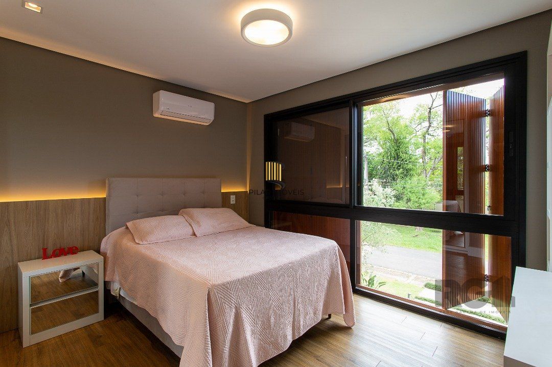 Casa de Condomínio 4 dormitórios no bairro Belém Novo