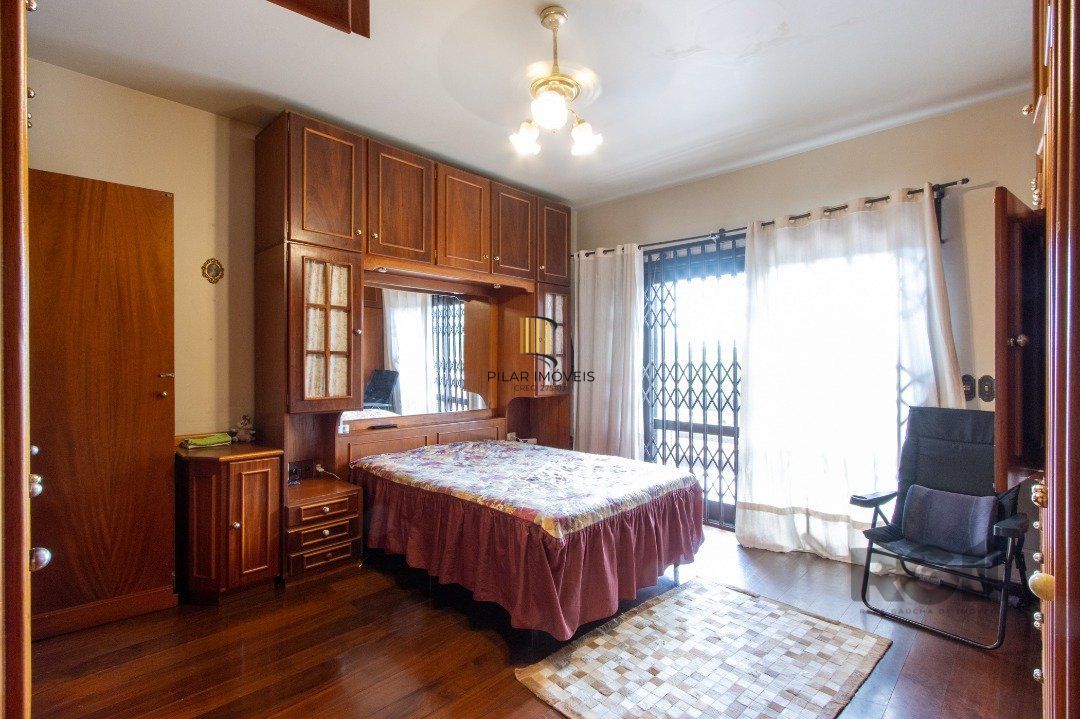 Casa para Venda - 500m², 4 dormitórios, sendo 1 suites, 4 vagas - Coronel Aparício Borges