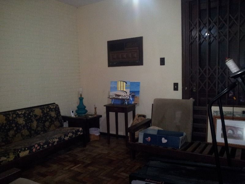 Casa para Venda - 400m², 3 dormitórios, sendo 1 suites, 2 vagas - Cristal