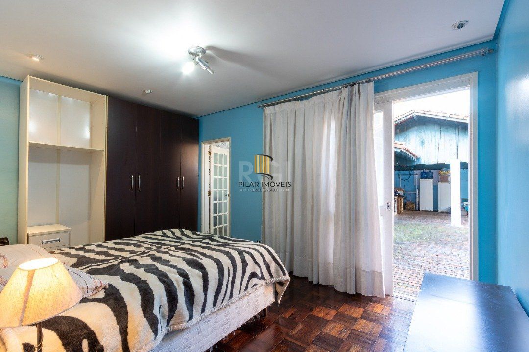 Casa para Venda - 292.21m², 4 dormitórios, sendo 2 suites, 3 vagas - Tristeza
