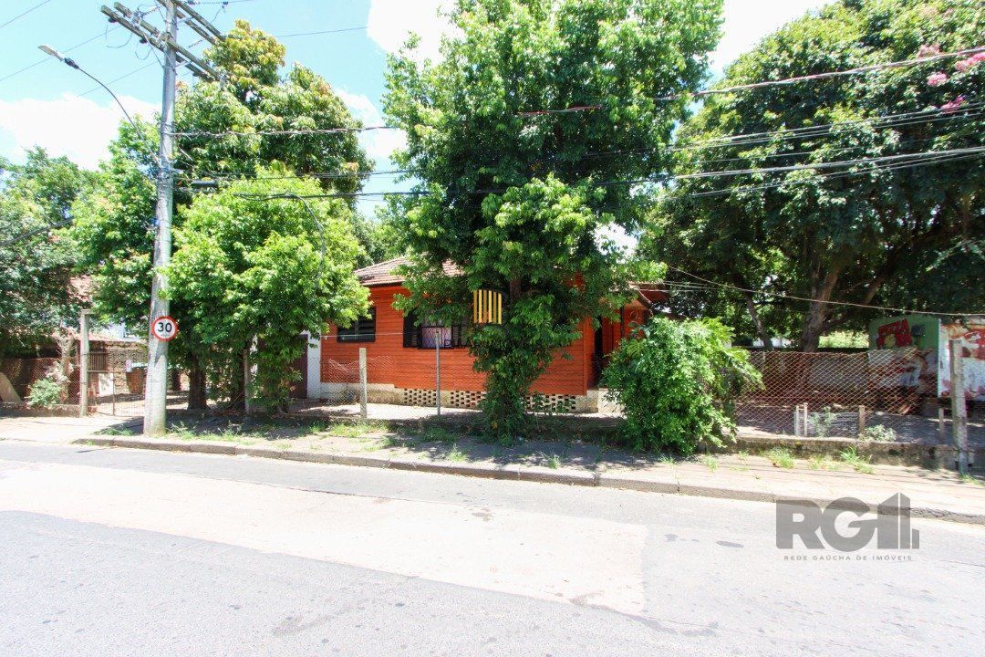 Terreno de esquina medindo 10x30 no bairro Ipanema