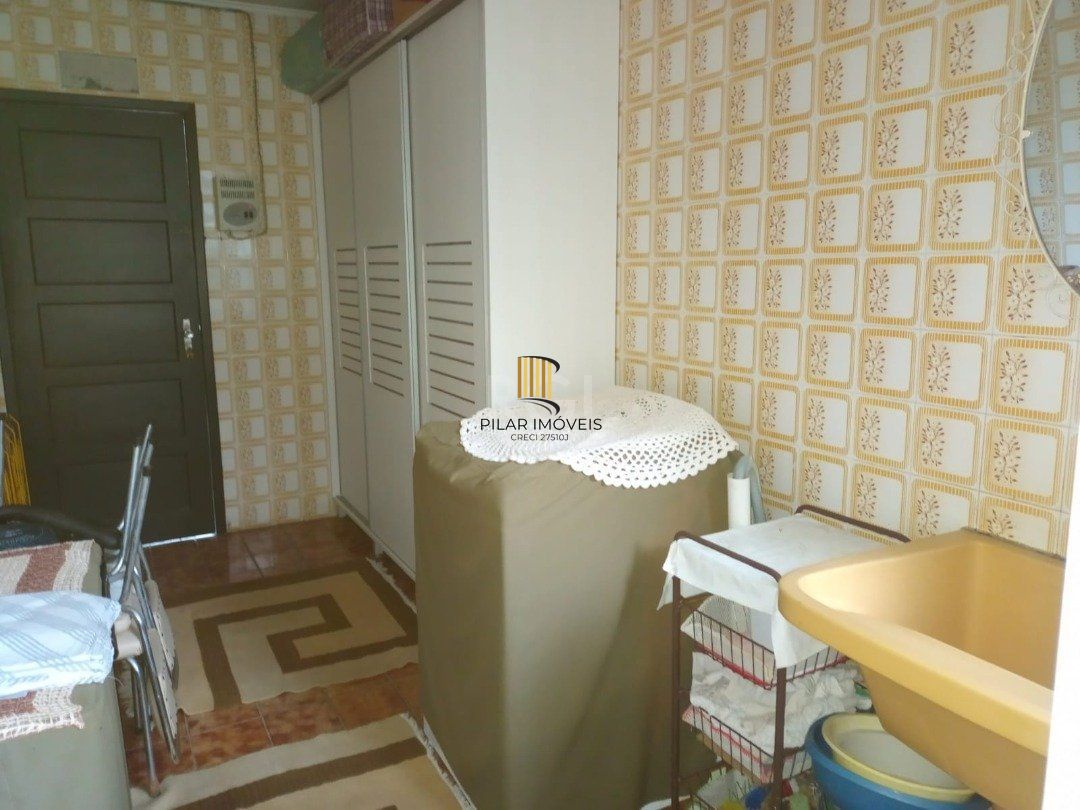 Casa para Venda - 220m², 3 dormitórios, sendo 1 suites, 1 vaga - Camaquã