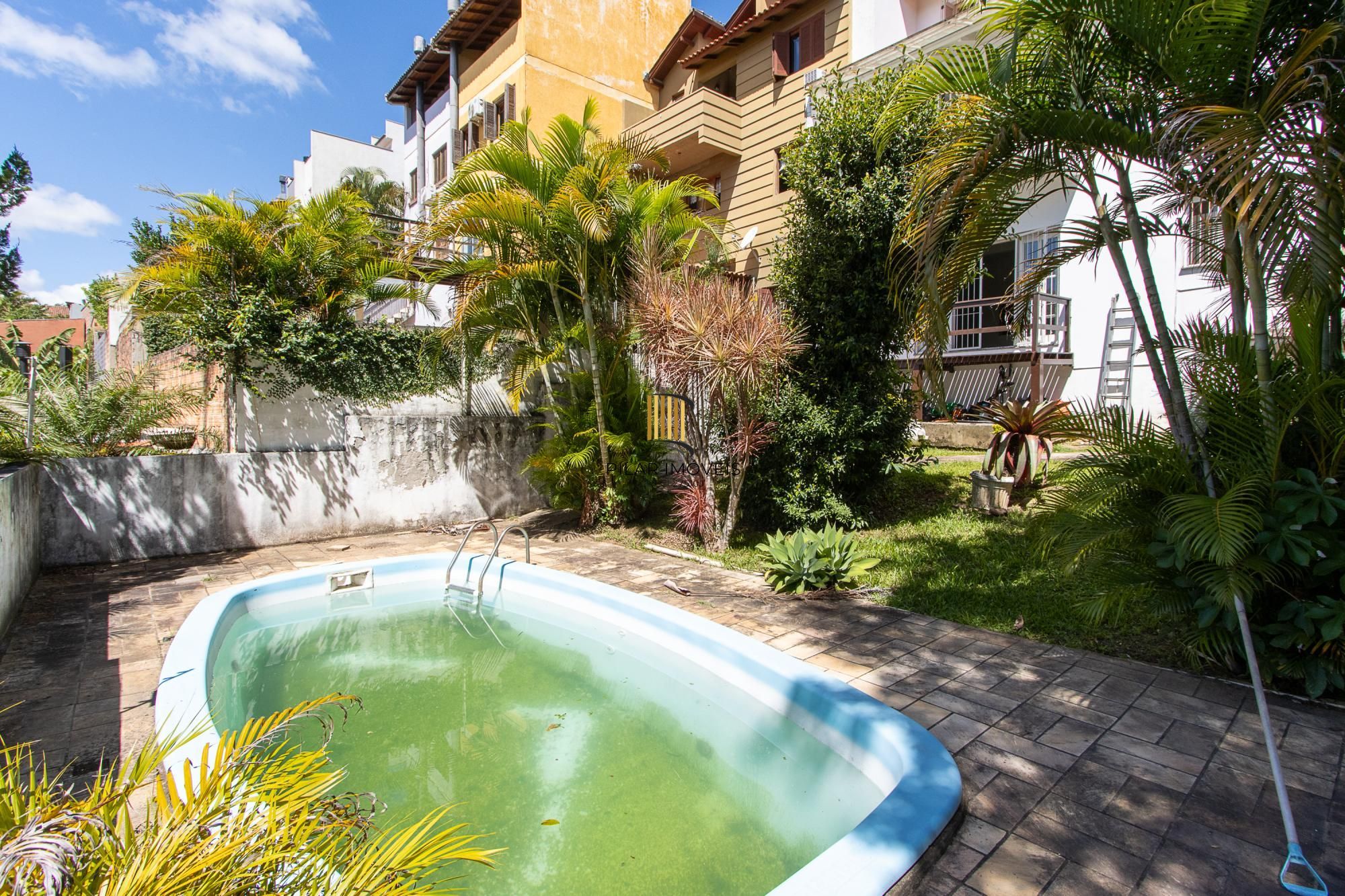 Casa à venda no Altos do Ipê no Bairro Espirito Santo.