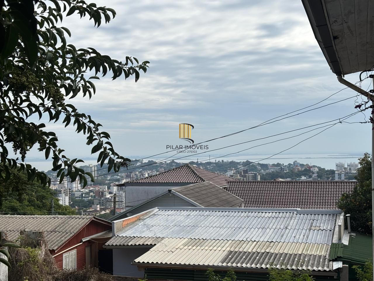 Casa com Amplo Terreno e uma Vista Deslumbrante!!!