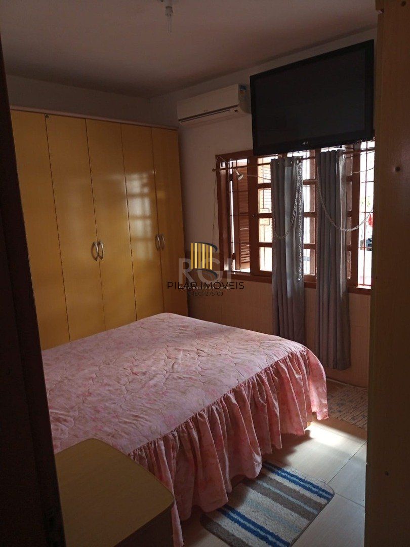 Casa para Venda - 180m², 3 dormitórios, sendo 1 suites, 2 vagas - Vila Nova