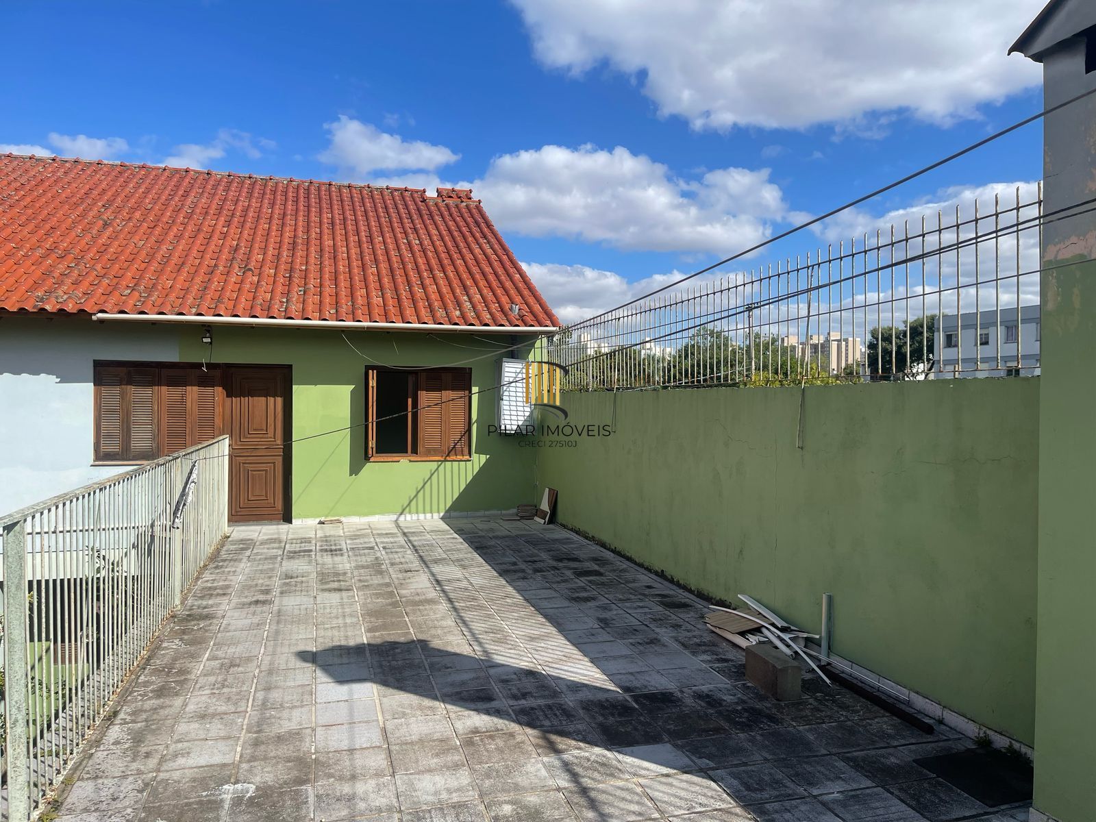 **Casa Residencial à Venda em Porto Alegre, Rio Grande do Sul**