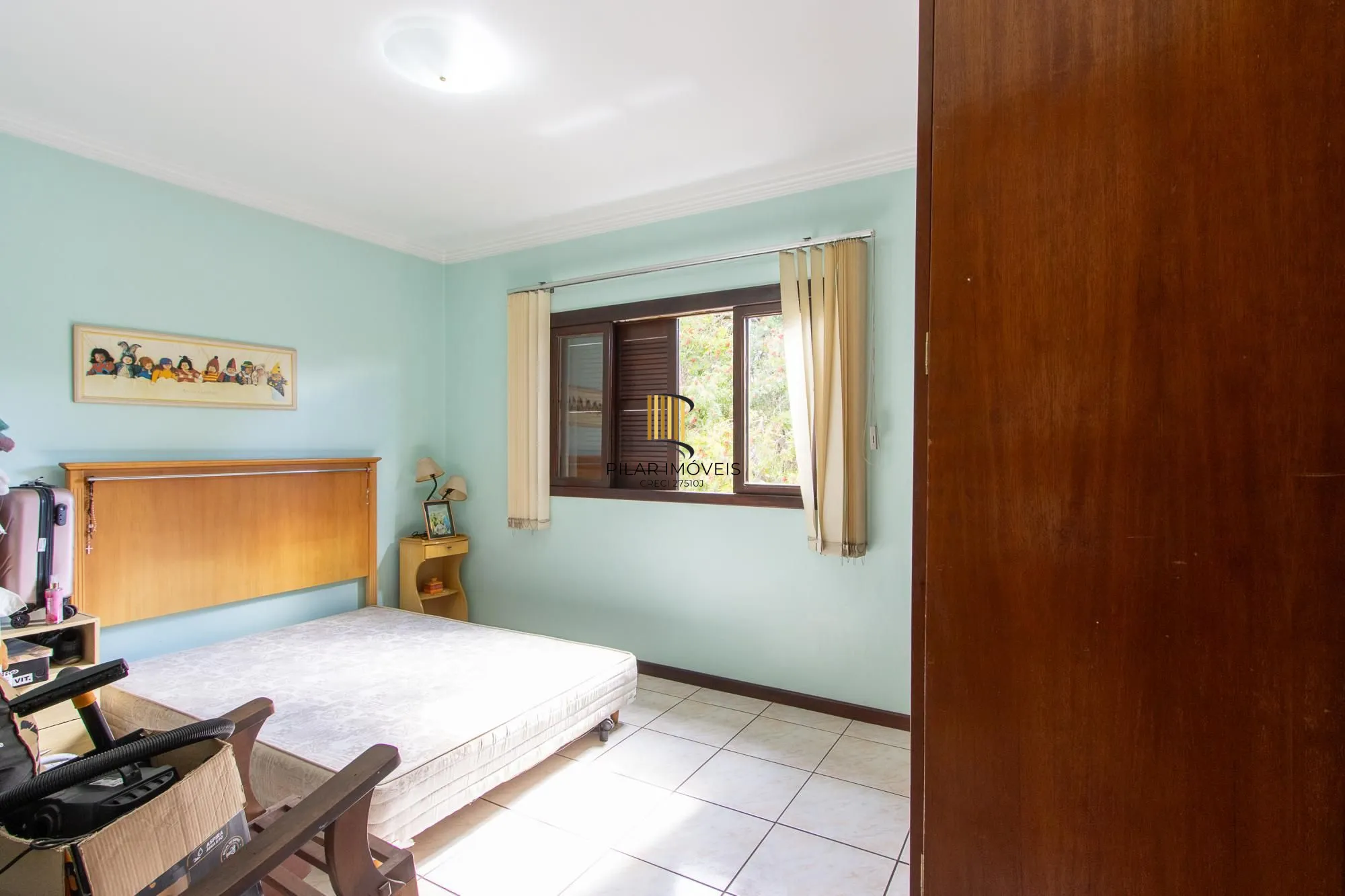 Casa Residencial ou Comercial, com 3 quartos (1 suite), 229m² privativos - Bairro Tristeza