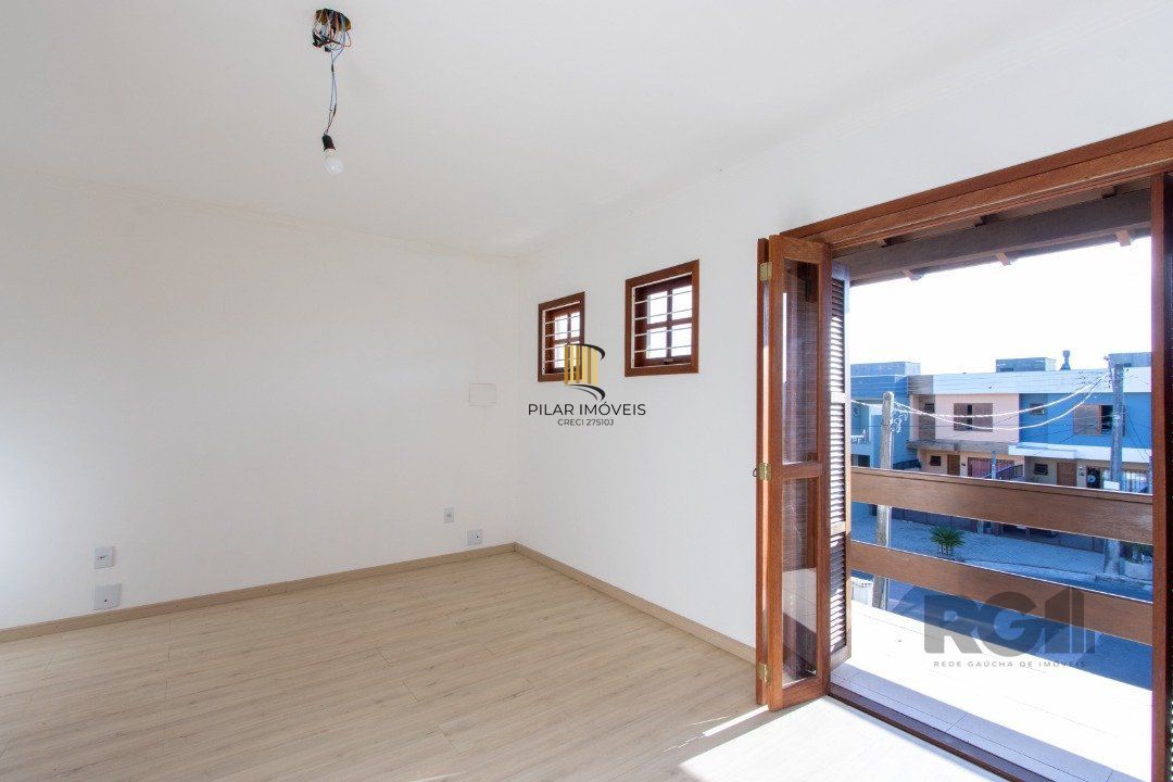 Casa para Venda - 120m², 3 dormitórios, sendo 1 suites, 1 vaga - Guarujá