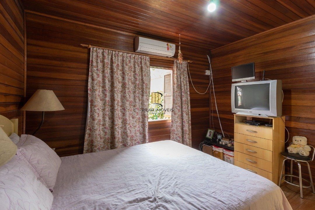 Casa para Venda - 54m², 2 dormitórios, 4 vagas - Cristal