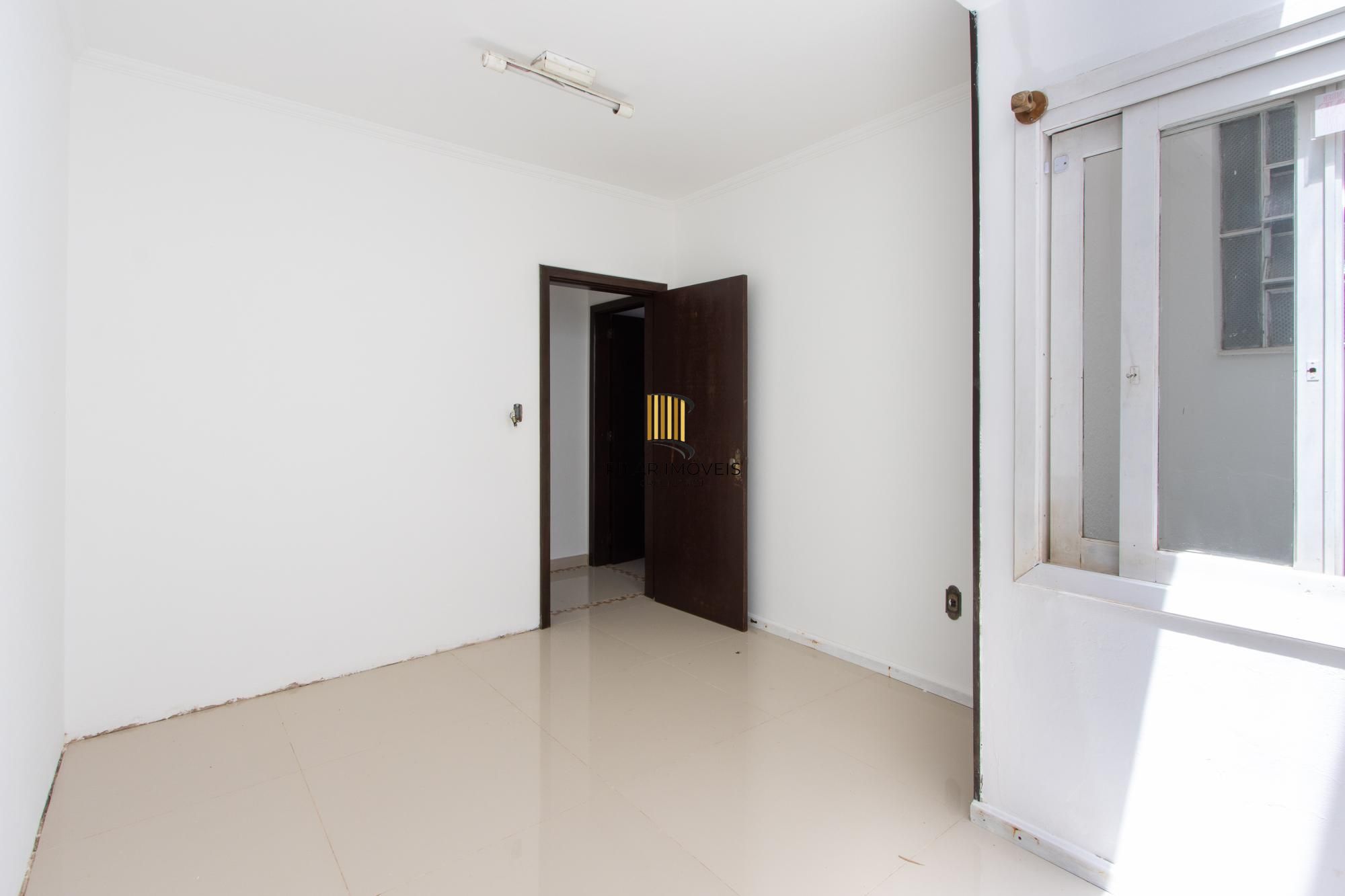 Casa Residencial à Venda no Bairro Guarujá, Porto Alegre, RS