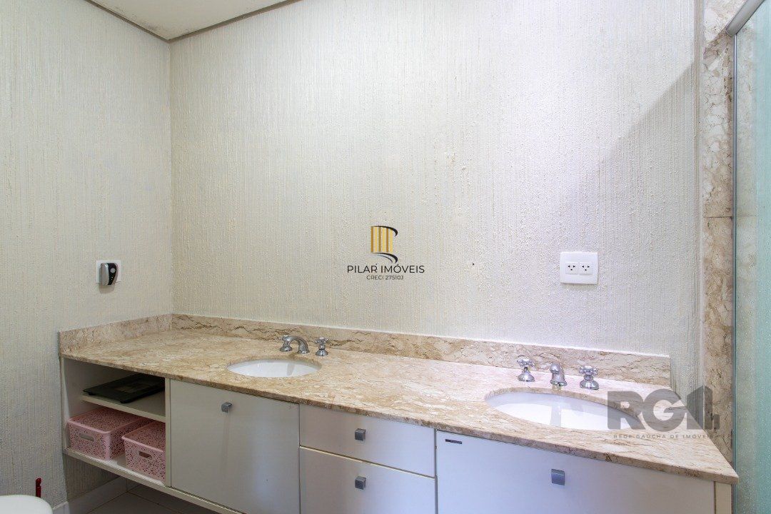 Casa de Condomínio 4 dormitórios no bairro Belém Novo