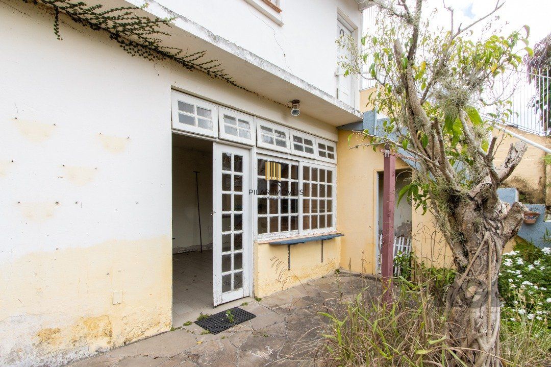Casa para Venda - 239m², 5 dormitórios, sendo 1 suites, 2 vagas - Hipica