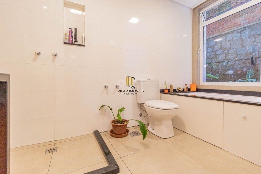 Apartamento garden, estilo casa, no coração do Moinhos de Vento