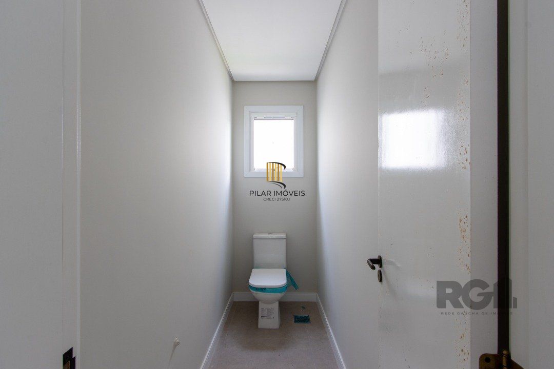 Casa de Condomínio 3 dormitórios no bairro Chapéu do Sol