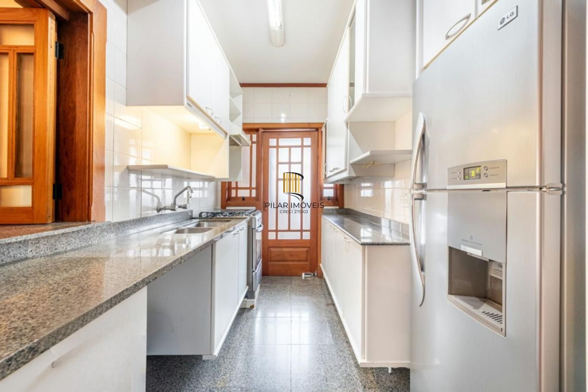 Apartamento à venda em Petrópolis com 153 m², 2 quartos, 1 suíte, 2 vagas