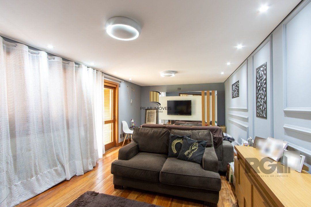 Casa 3 dormitórios no bairro Medianeira