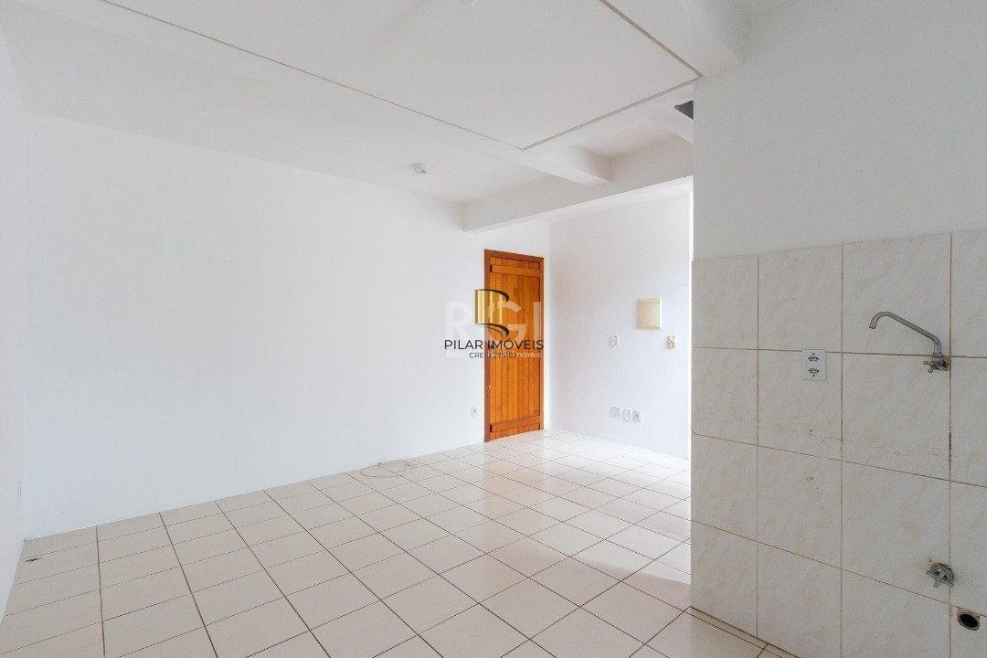 Casa para Venda - 98.24m², 2 dormitórios, 1 vaga - Restinga