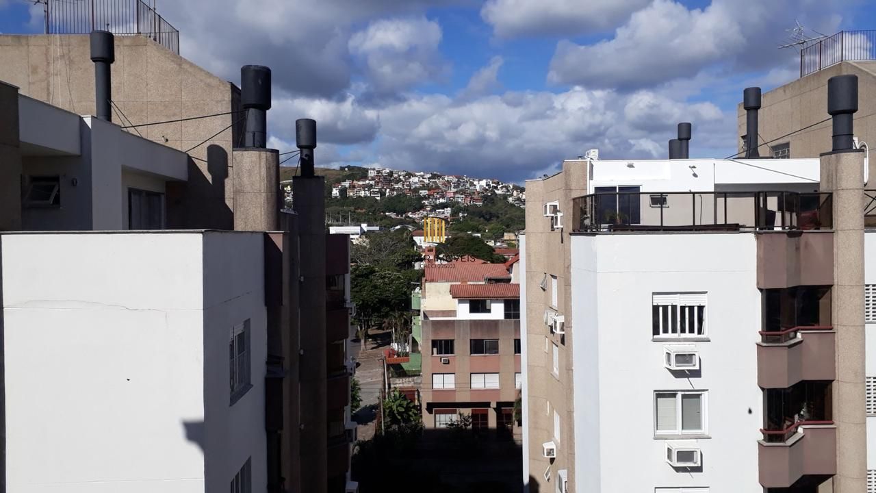Cobertura com 137m², no Bairro Cristal, de 2 dormitórios, sento uma suíte, ampla sacada, churrasqueira, vista panorâmica, vaga coberta.