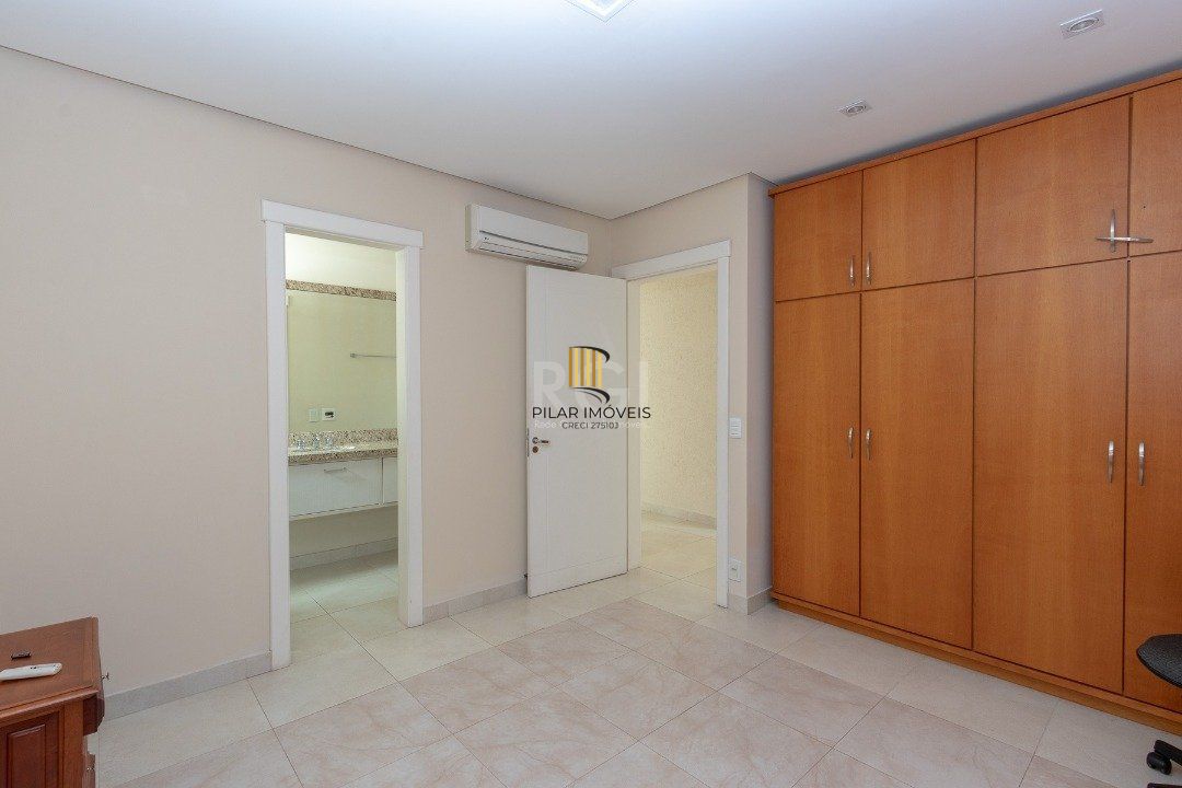 Casa de Condomínio 4 dormitórios no bairro Belém Novo