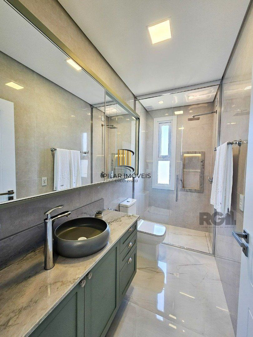 Sobrado Novo com 5 quartos em Condomínio Fechado com 207m² privativos