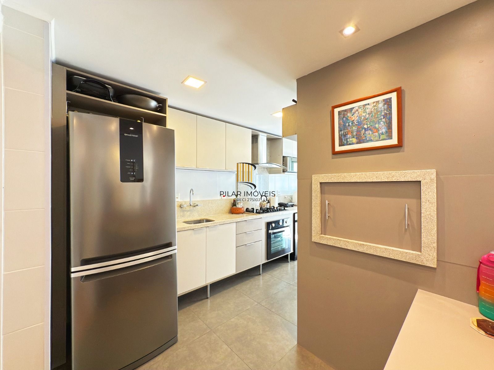 Excelente apartamento de 3 dormitórios, 1 suíte e 2 vagas de garagem.