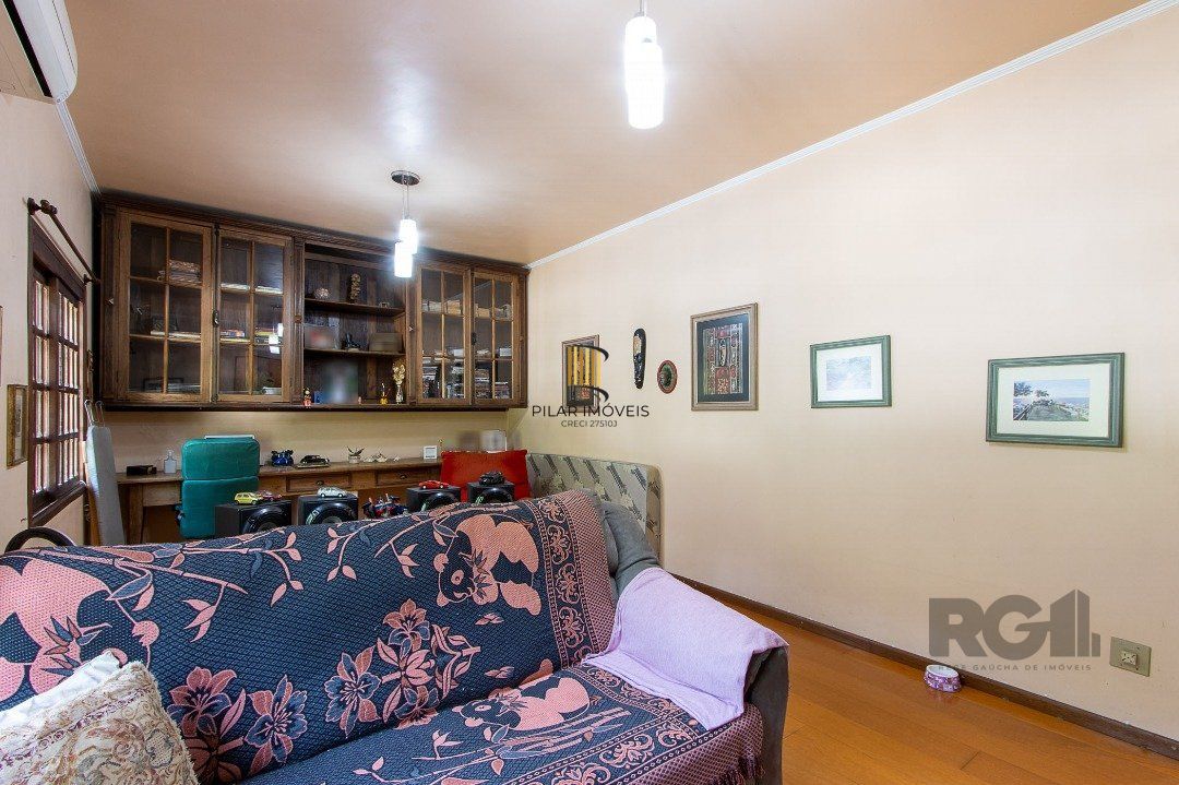 Casa para Venda - 300m², 3 dormitórios, sendo 1 suites, 4 vagas - Nonoai