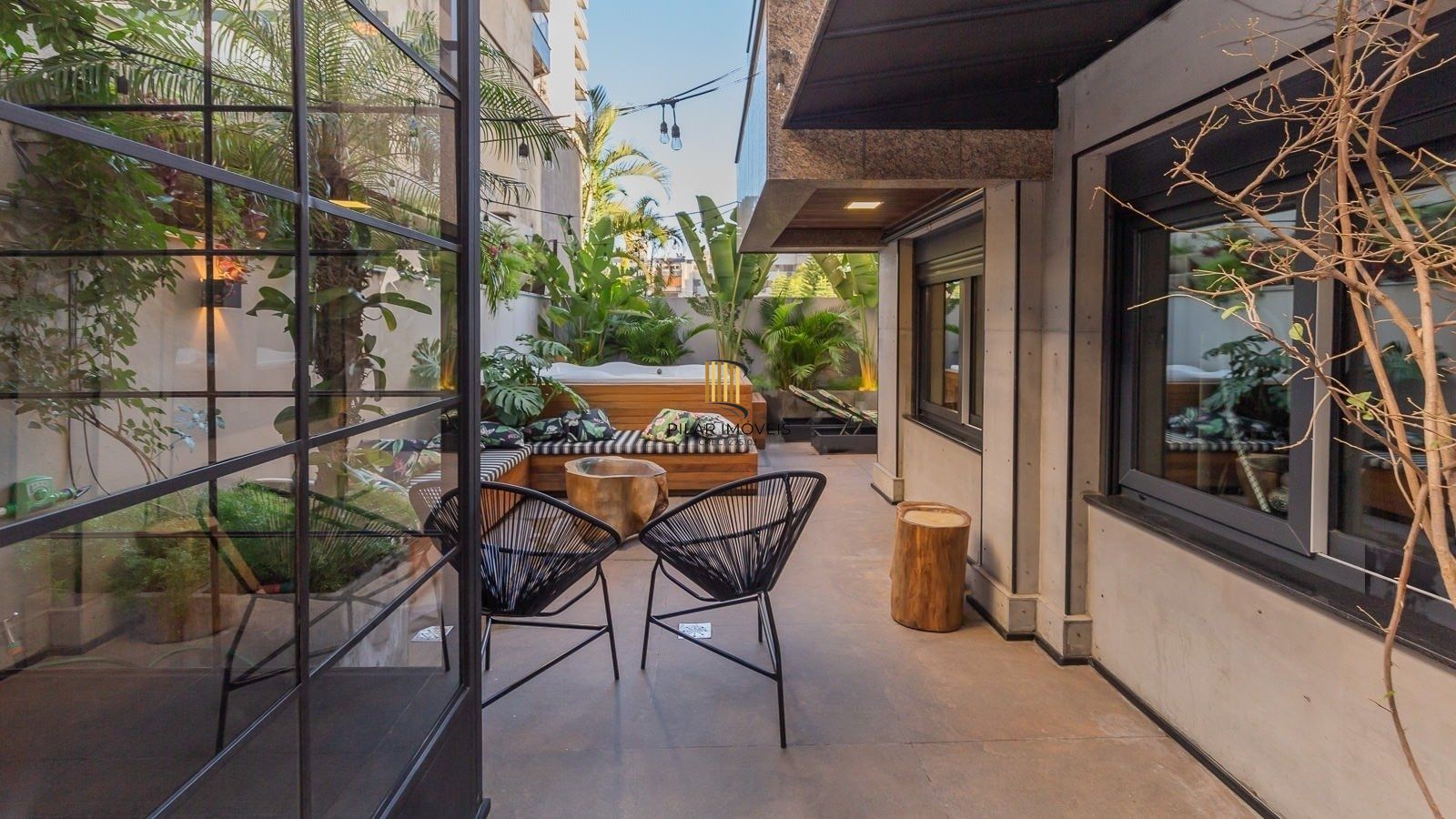 Apartamento Garden com 169m² e 2 dormitórios, 1 suíte, 2 vagas no bairro Petrópolis