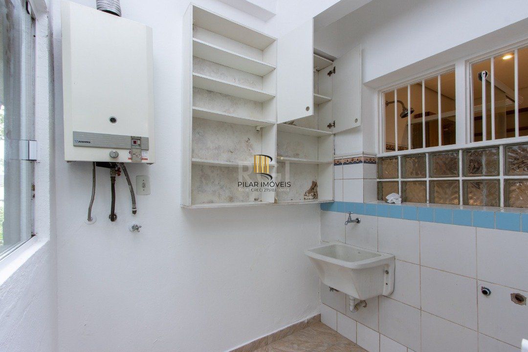 Sobrado com 300m² à venda, 3 quartos, 1 suite, 2 vagas - Bairro Espírito Santo