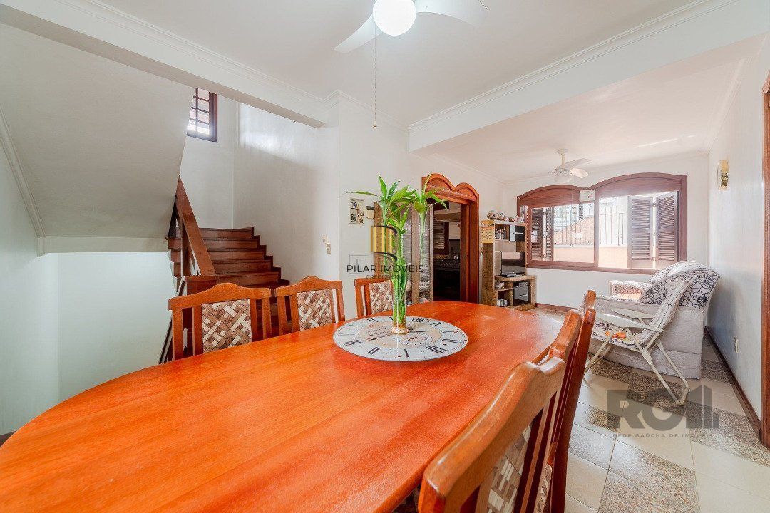 Casa para Venda - 646m², 4 dormitórios, sendo 2 suites, 4 vagas - Jardim Isabel