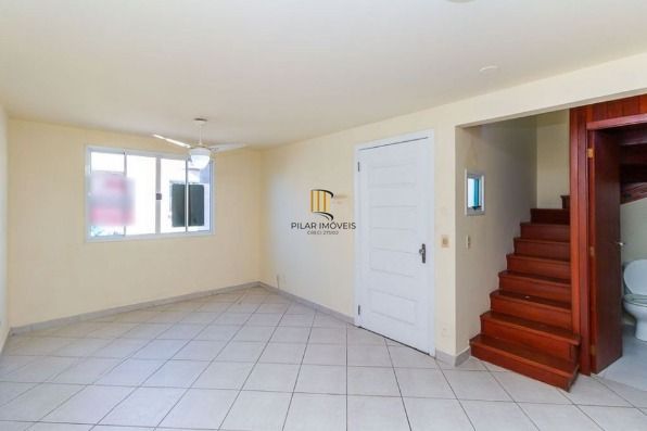 Casa em condomínio com 3 dormitórios, suíte, espaço gourmet.