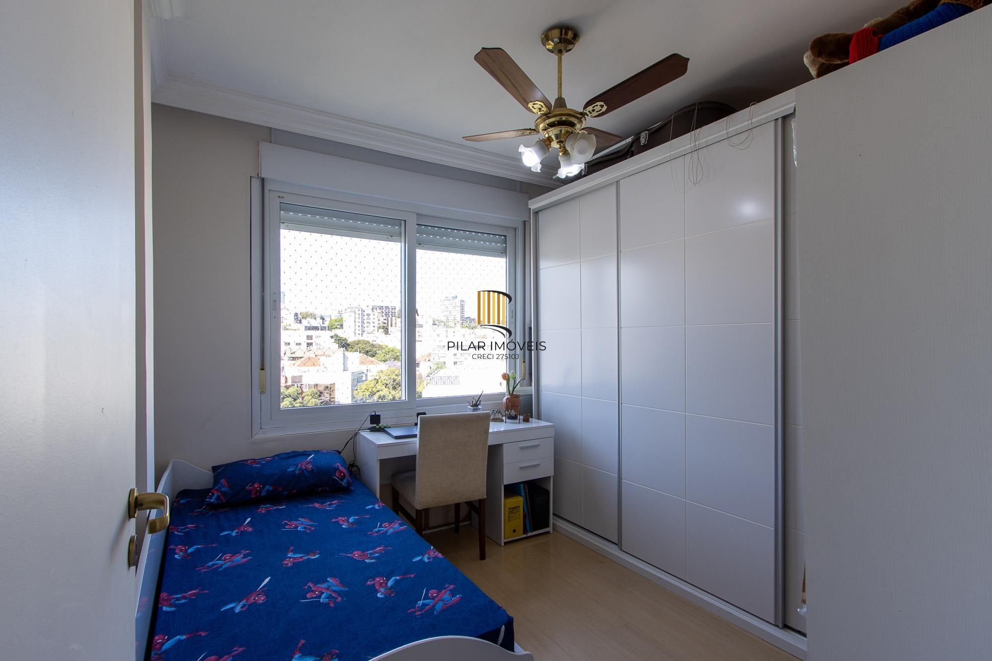 Cobertura com 2 dormitórios, incluindo 1 suíte.