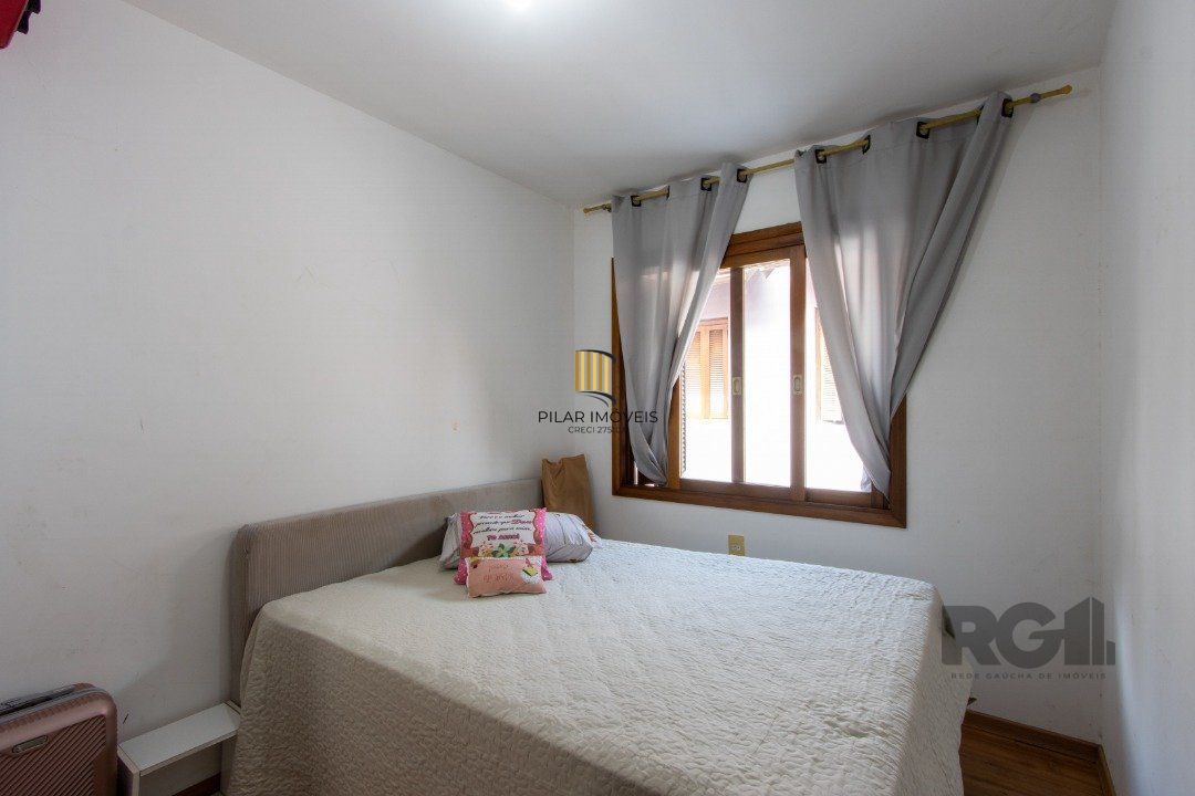 Excelente oportunidade de casa à venda em condomínio fechado no Reserva Guarujá, localizado na Avenida da Serraria em Porto Alegre.