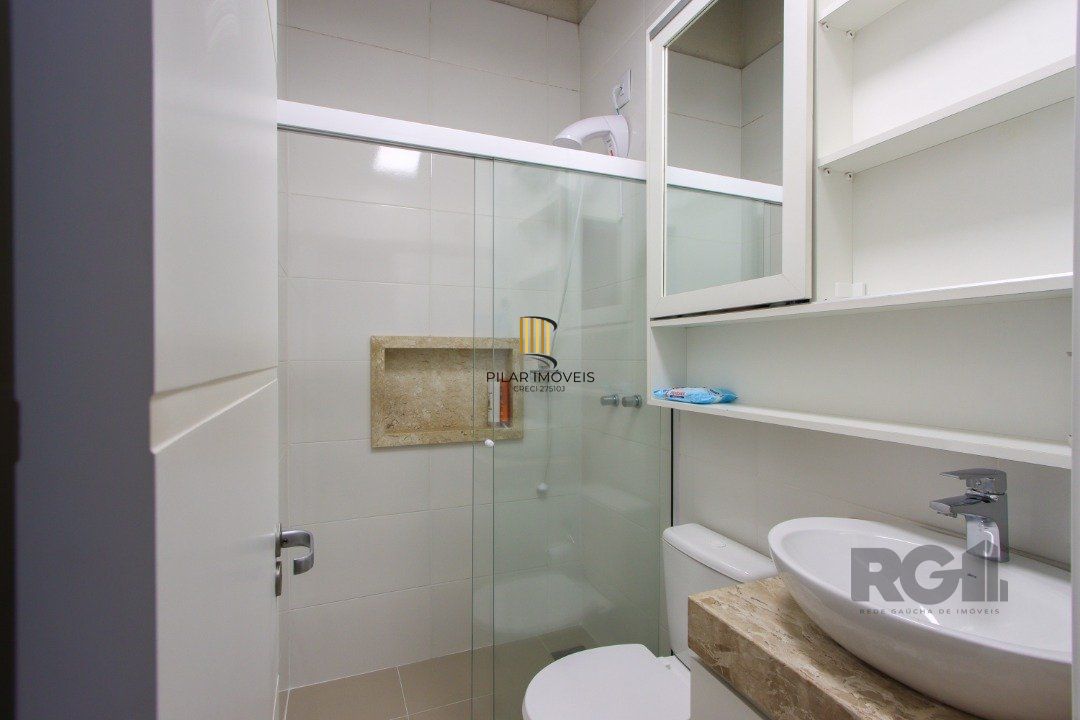 Ótima casa com 3dormitórios 1 suite no bairro Tristeza