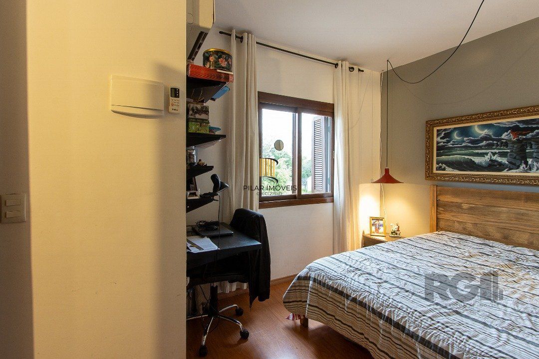 Casa 3 dormitórios no bairro Hípica