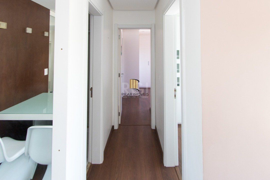 Apartamento | Bairro Cristal | 2 dormitórios | Suíte |  Semi mobiliado |  1 vaga escriturada