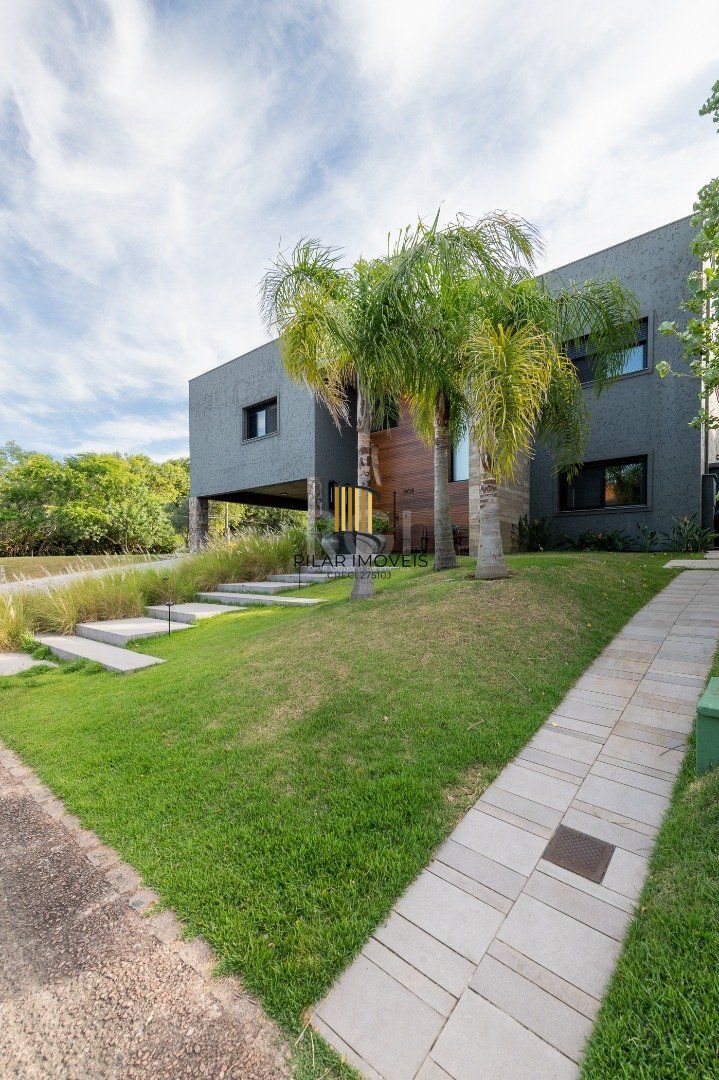 Casa de Condomínio 5 dormitórios no bairro Belém Novo