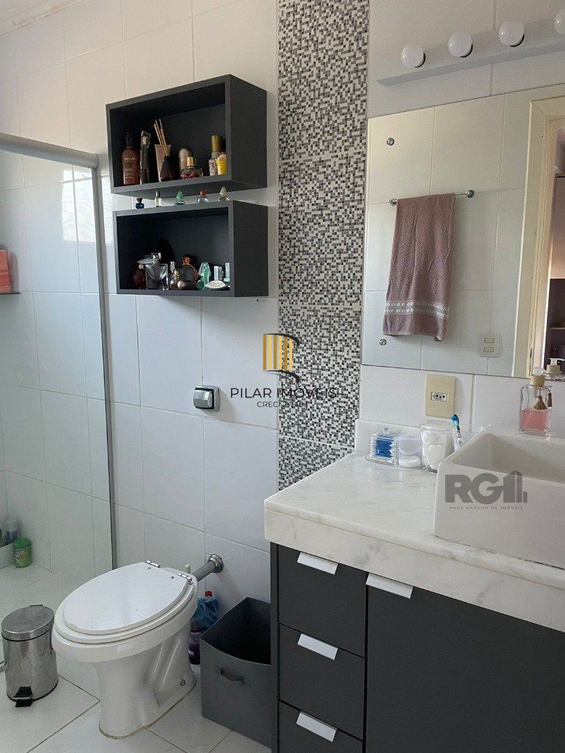 Casa 3 dormitórios no bairro Espírito Santo
