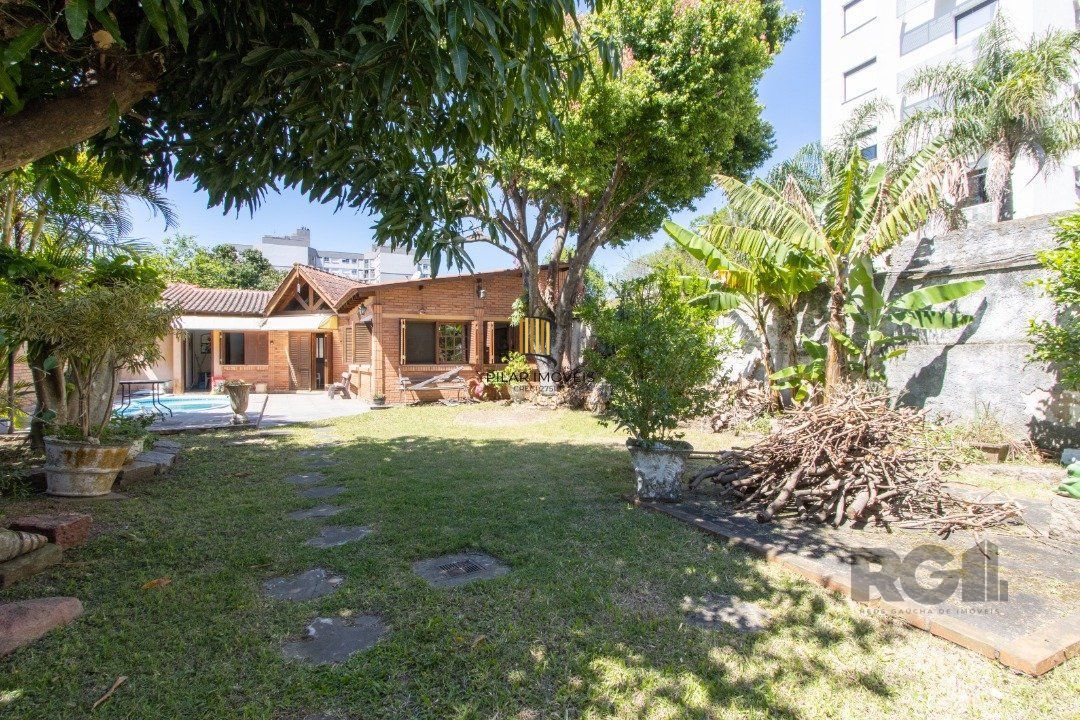 Casa 2 dormitórios no bairro Camaquã