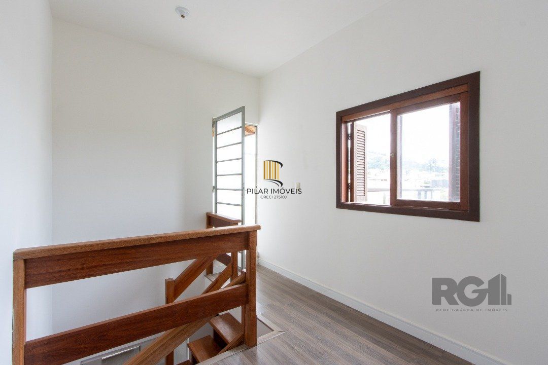 Sobrado 2 dormitórios  mais terreno de esquina de 192m2