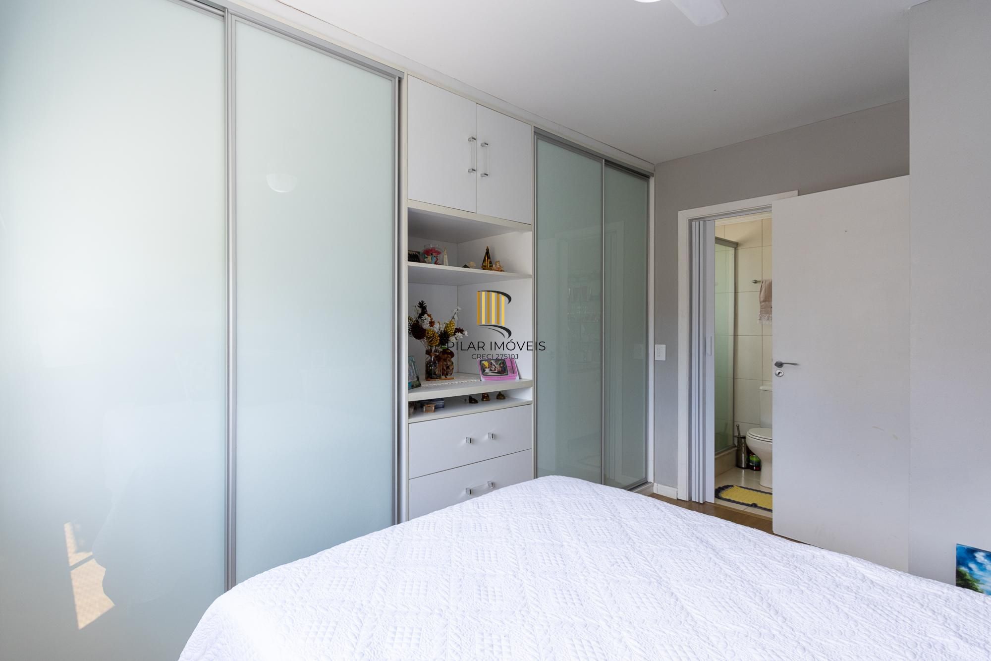 **Apartamento Mobiliado de 3 Quartos na Tristeza, Porto Alegre - Venda por R$ 595.000,00**