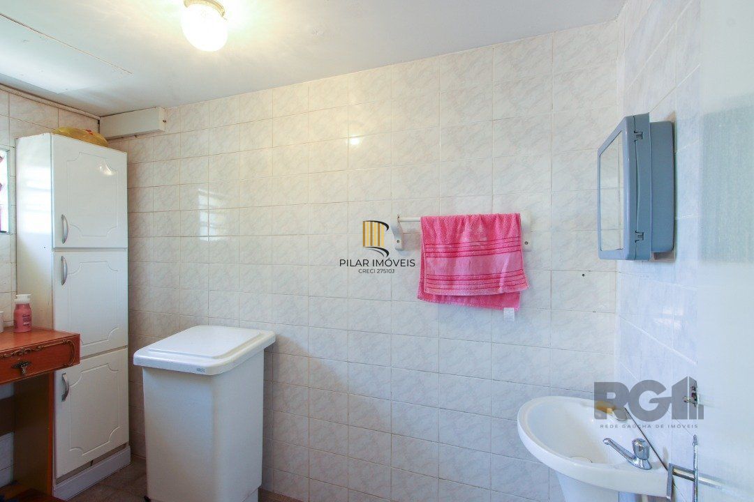 Casa 04 dormitórios, 02 suítes, living 02 ambientes
