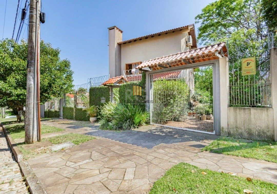 Casa para Venda - 255m², 3 dormitórios, sendo 1 suites, 3 vagas - Ipanema