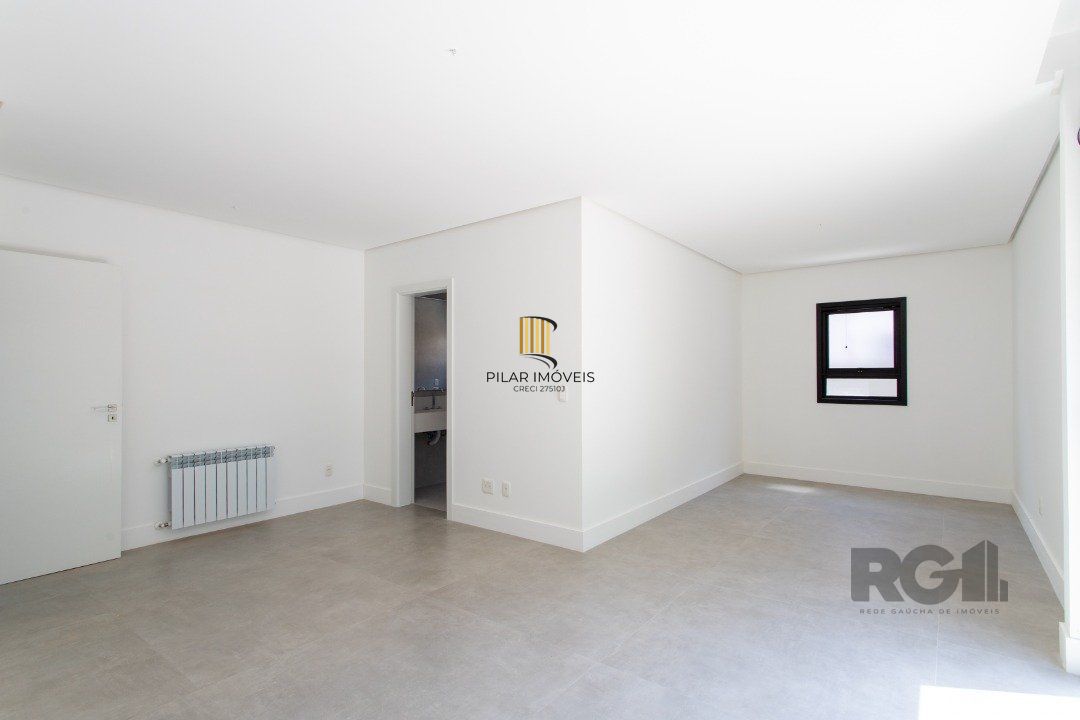 A Casa Le Mans, uma residência térrea de esquina com 389,48m2 de área coberta