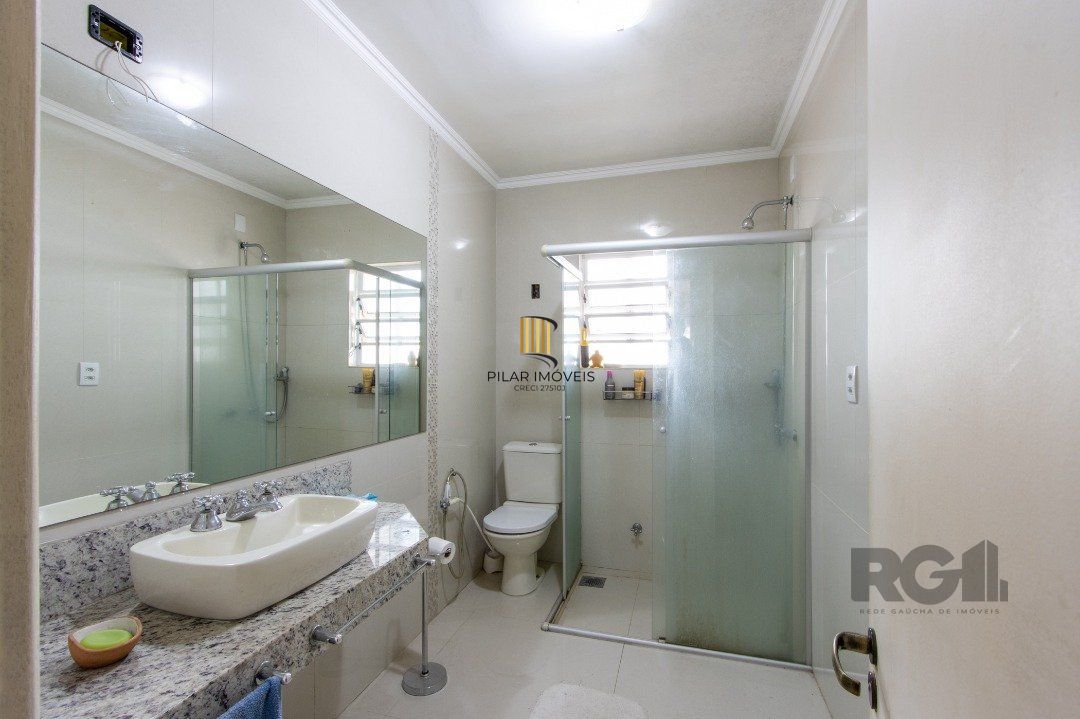 Casa para Venda - 239m², 5 dormitórios, sendo 1 suites, 2 vagas - Hipica